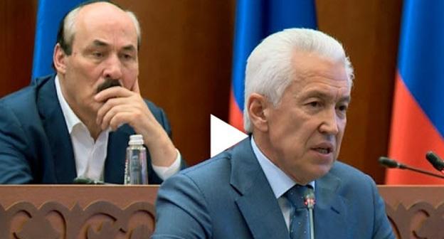 Владимир Васильев, на заднем фоне - Рамазан Абдулатипов. Фото, видео: Пятый канал https://www.5-tv.ru/news/157606/