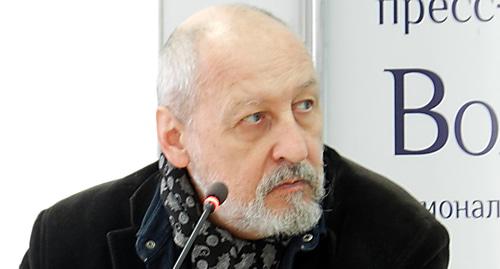 художник Владислав Коваль. Фото Татьяны Филимоновой для "Кавказского узла" художник Владислав Коваль. Фото Татьяны Филимоновой для "Кавказского узла"