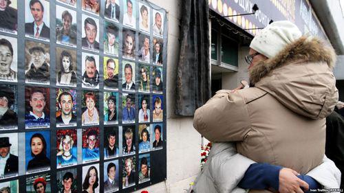 У мемориала в память о погибших на Дубровке. Фото RFE / RL