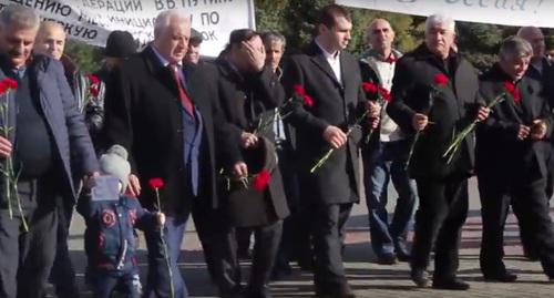 Акция в Волгодонске, посвященная годовщине депортации турок-месхетинцев. Волгодонск, 14 ноября 2017 года. Фото: скриншот видео https://www.youtube.com/watch?v=EppgLP_KpCg