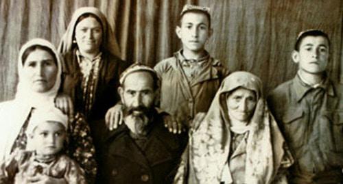 Турки месхетинцы. 1940-е года. Фото https://mytashkent.uz/2015/11/28/deportatsiya-turok-meshetintsev/