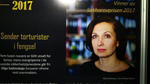 Ольга Садовская, глава отдела международно-правовой защиты Комитета по предотвращению пыток, фото стенда выставки. 23 ноября 2017 г. Фото Григория Шведова для "Кавказского узла"