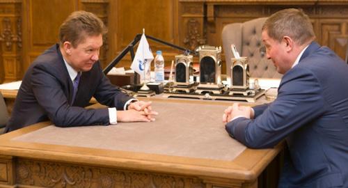 Алексей Миллер и Андрей Бочаров во время рабочей встречи. Фото http://www.gazprom.ru/press/news/2017/november/article382980/ Алексей Миллер и Андрей Бочаров во время рабочей встречи. Фото http://www.gazprom.ru/press/news/2017/november/article382980/