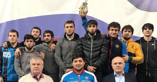 Сборная Дагестана по вольной борьбе на Кубке России. Фото: пресс-служба федерации спортивной борьбы Дагестана.http://wrestdag.ru/news/ru/news/sbornaja_dagestana_obladatel_kubka_rossii/ Сборная Дагестана по вольной борьбе на Кубке России. Фото: пресс-служба федерации спортивной борьбы Дагестана.http://wrestdag.ru/news/ru/news/sbornaja_dagestana_obladatel_kubka_rossii/