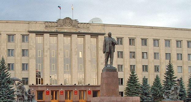 Здание администрации и памятник Ленину в Ставрополе. Фото: kudinov_dm https://ru.wikipedia.org