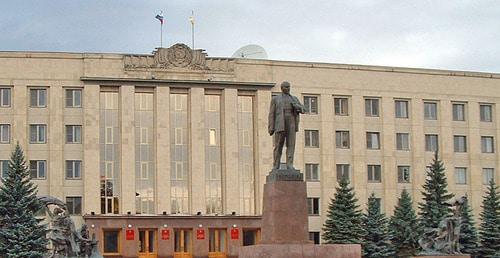 Здание администрации и памятник Ленину в Ставрополе. Фото: kudinov_dm https://ru.wikipedia.org Здание администрации и памятник Ленину в Ставрополе. Фото: kudinov_dm https://ru.wikipedia.org