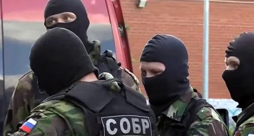 Спецоперация по задержанию боевиков на Ленинском проспекте в САНКТ ПЕТЕРБУРГЕ. Фото Стоп-кадр видео "Первый по срочным"
 https://www.youtube.com/watch?v=ZsKHG3JRbso