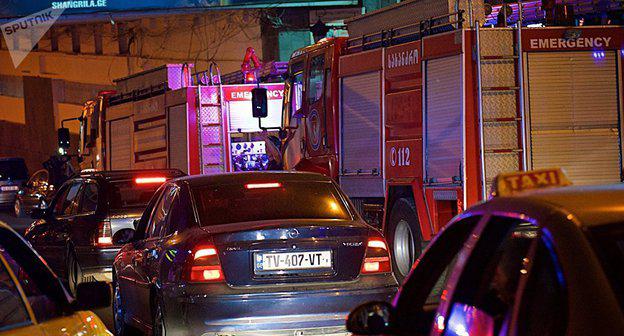 Пожарные машины в Тбилиси. фото © Sputnik / Alexander Imedashvili, https://sputnik-georgia.ru/incidents/20171219/238611325/Pozhar-unes-zhizni-treh-chelovek-v-Rustavi.html
