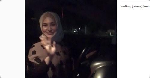 Жительница Северной Осетии, размещающая в Instagram скандальные ролики с танцами в хиджабе. Скриншот из видео на странице в Instagram, https://www.instagram.com/p/BdsPEbzHgSy/?taken-by=malika_djikaeva_