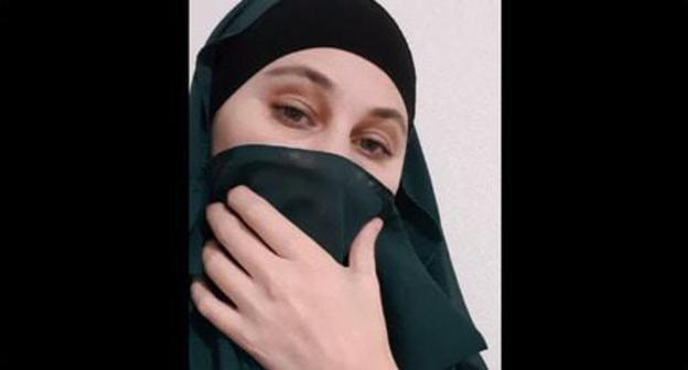 Кадр из видеообращения жительницы Чечни к Рамзану Кадырову. Скриншот из видео пользователя ANTI KADYROV https://www.youtube.com/watch?v=2GCPq_cu9ng