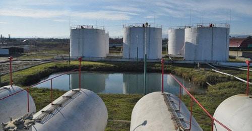 Нефтезавод в селе Берикей. Фото: пресс-служба Народного собрания Республики Дагестан. http://www.nsrd.ru/pub/novosti/deputati_respublikanskogo_parlamenta_izuchili_12_01_2018 Нефтезавод в селе Берикей. Фото: пресс-служба Народного собрания Республики Дагестан. http://www.nsrd.ru/pub/novosti/deputati_respublikanskogo_parlamenta_izuchili_12_01_2018
