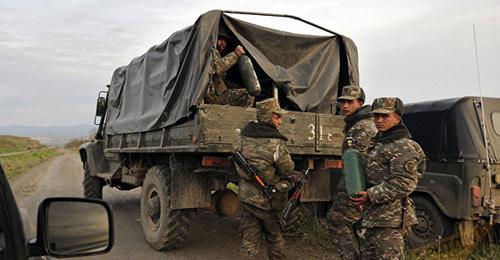 На линии соприкосновения в Нагорном Карабахе. Фото © Sputnik/ Асатур Есаянц
https://ru.armeniasputnik.am/karabah/20171103/9310040/zamglavy-mid-armenii-odnostoronnie-ustupki-po-karabahu-ehto-mazohizm.html