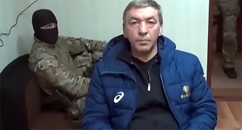 Абдусамад Гамидов во время задержания. Фото:
"Новое дело" "Задержание членов правительства Республики Дагестан" https://www.youtube.com/watch?time_continue=2&v=Lm-n6HmJatA Абдусамад Гамидов во время задержания. Фото:
"Новое дело" "Задержание членов правительства Республики Дагестан" https://www.youtube.com/watch?time_continue=2&v=Lm-n6HmJatA