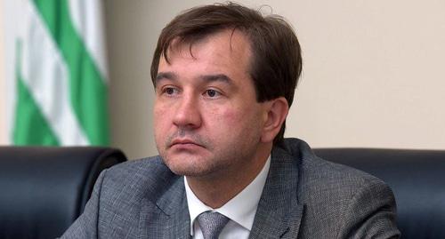 Дмитрий Сериков.
Фото: Sputnik Томас Тхайцук https://sputnik-abkhazia.ru/Abkhazia/20180219/1023193929/prezident-osvobodil-serikova-ot-dolzhnosti-vice-premera-ministra-finansov.html Дмитрий Сериков.
Фото: Sputnik Томас Тхайцук https://sputnik-abkhazia.ru/Abkhazia/20180219/1023193929/prezident-osvobodil-serikova-ot-dolzhnosti-vice-premera-ministra-finansov.html