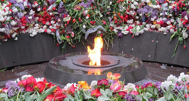 100-летие памяти жертв Геноцида: мемориальный комплекс Цицернакаберд. Фото Тиграна Петросяна для "Кавказского узла"