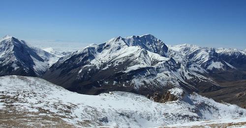 Горы Азербайджана. Фото: Freieck https://ru.wikipedia.org Горы Азербайджана. Фото: Freieck https://ru.wikipedia.org