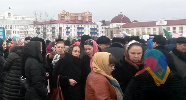 Жители Грозного. Фото Николая Петрова для "Кавказского узла"