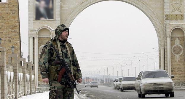 Сотрудник силовых структур. Грозный, Чечня. Фото: REUTERS/Denis Sinyakov 