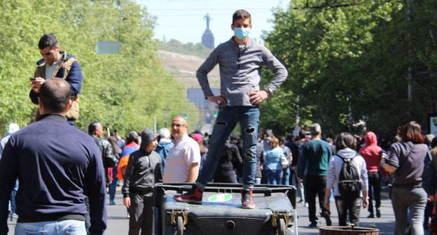 Участники акции протеста в Ереване. 17 апреля 2018 г. Фото Тиграна Петросяна для "Кавказского узла"