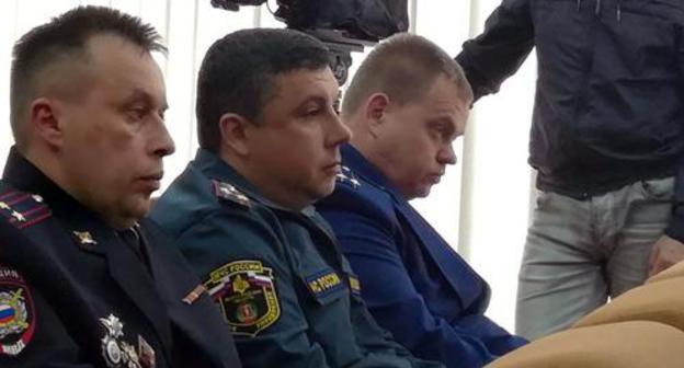 Представители МВД, МЧС и прокуратуры на заседании комиссии по развитию реального сектора экономики, градостроительной политики, промышленности, торговли, малого и среднего бизнеса Общественной палаты Волгоградской области. Фото Татьяны Филимоновой для "Кавказского узла"