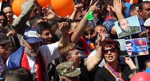 Участники акции протеста в Ереване. 1 мая 2018 года. Фото Тиграна Петросяна для "Кавказского узла".
