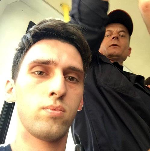 Активист краснодарского штаба Навального Вилен Демин в отделении полиции. Селфи. Краснодар, 5 мая 2018 года. Фото предоставлено "Кавказскому узлу" автором снимка.