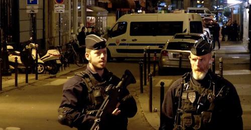 Сотрудники полиции на месте теракта в Париже. 12 мая 2018 г. Фото: REUTERS/Reuters TV
