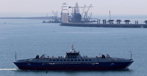 Вид на Керченский мост. Фото: REUTERS/Pavel Rebrov