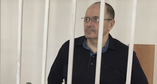 Оюб Титиев в зале суда. Фото: пресс-служба ПЦ "Мемориал"