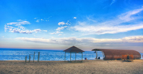 Пляж в Махачкале. Фото: Шамиль Гасанов http://odnoselchane.ru