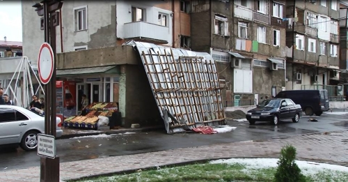 Дома жителей Степанакерта после урагана, 17 июня 2018 года. Фото СЧС Нагорного Карабаха. Дома жителей Степанакерта после урагана, 17 июня 2018 года. Фото СЧС Нагорного Карабаха.