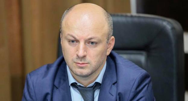Джафар Гаджибеков Фото https://www.facebook.com/ Комитет-по-государственным-закупкам-Республики-Дагестан-1762980337258586/