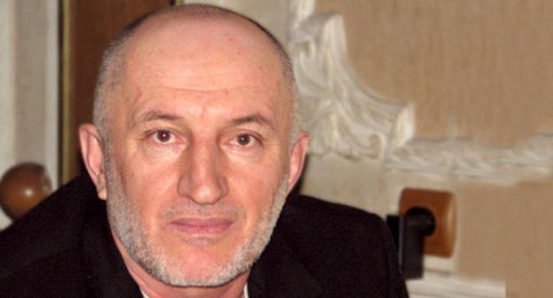 Ахмеднаби Ахмеднабиев во время пресс-конференции, посвященной безопасности журналистов. Махачкала, 14 января 2013 г. Фото Светланы Свистуновой для "Кавказского узла"
