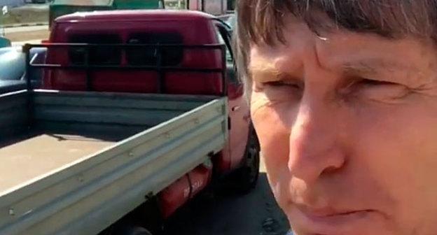 Хусен Шалов. Фото: кадр видеообращения Хусена Шалова к начальнику управления ГИБДД с просьбой отрегулировать движение на въезде в Чегем https://www.instagram.com/p/BlCnqwtBW-5/?taken-by=kbr.tut