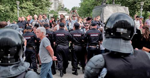 Митинг сторонников Алексея Навального. Краснодар, 5 мая 2018 года. Фото: Максим Тишин / Югополис Митинг сторонников Алексея Навального. Краснодар, 5 мая 2018 года. Фото: Максим Тишин / Югополис