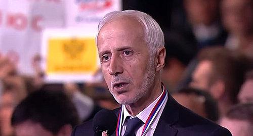 Пресс-секретарь главы Чечни  Альви Каримов. Фото: кадр видео  
Николай Дьячков
https://www.youtube.com/watch?time_continue=135&v=gLB43N9XMq0