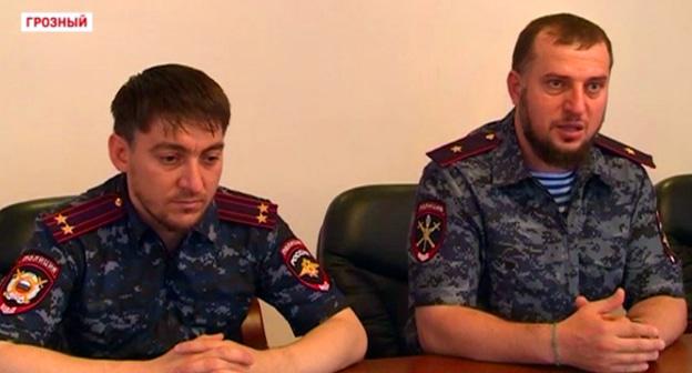 Артур Алханов (слева) Фото кадр видео Грозный TV https://grozny.tv/cat.php?id=55&page=351