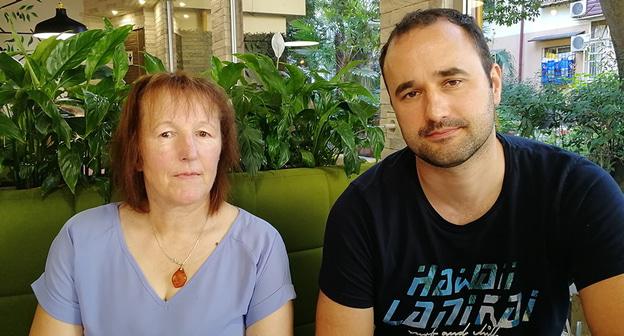 Беньямин Кессер и его мать Маргаретт. Фото Светланы Кравченко для "Кавказского узла"
