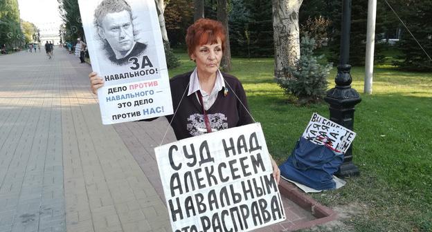 Участница акции "Стратегия-31" в одиночном пикете. 31 августа 2018 г. Фото Татьяны Филимоновой для "Кавказского узла"