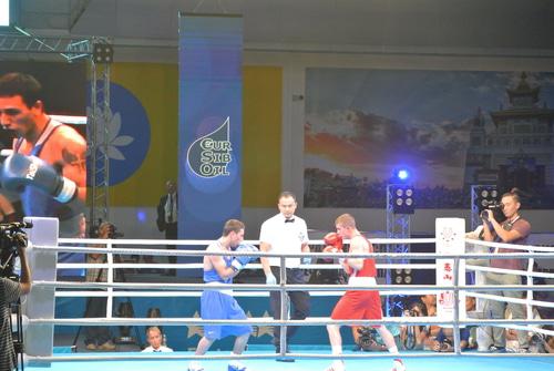 Спортсмены-студенты провели первые бои на чемпионате мира в Элисте. 1 сентября 2018 года. Фото Бадмы Бюрчиева для "Кавказского узла"