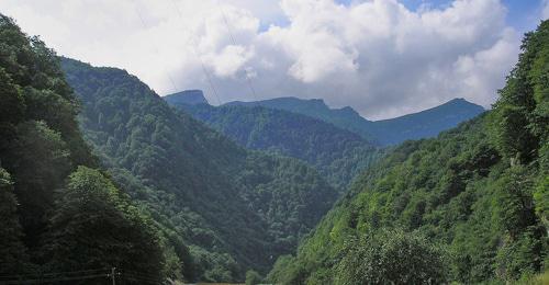Горы в Северной Осетии. Фото: User:Скампецкий https://ru.wikipedia.org/ Горы в Северной Осетии. Фото: User:Скампецкий https://ru.wikipedia.org/