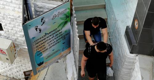 Посетители кафе. Сочи. Фото Светланы Кравченко для "Кавказского узла"