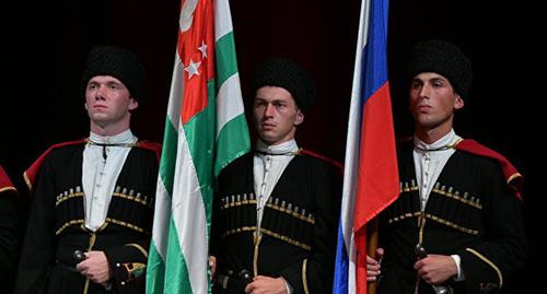 Казаки на праздновании 10-летия признания независимости Абхазии  Россией.
Фото: © Sputnik / Томас Тхайцук
 https://sputnik-abkhazia.ru/Abkhazia/20180826/1024815617/abxazskom-dramteatre-proshel-torzhestvennyj-vecher.html