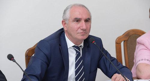  Валерий Бганба. Фото Тхайцук
 https://sputnik-abkhazia.ru/Abkhazia/20180918/1025035003/valerij-bganba-naznachen-novym-premer-ministrom-abxazii.html