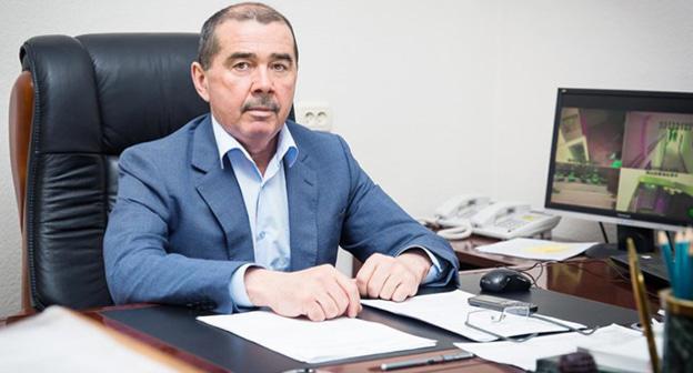 Исса Хашагульгов. Фото: Адам Алиханов 
 «Ингушетия» - интернет-газета http://gazetaingush.ru/intervyu/dlya-menya-glavnoe-doverie-lyudey