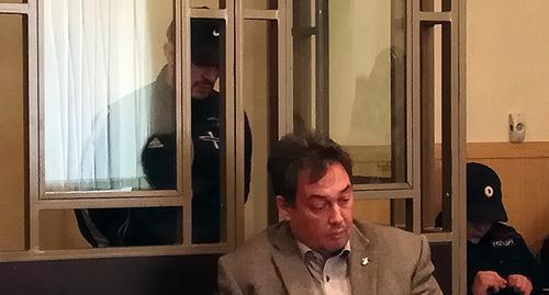 Руслан Тамбиев и адвокат Михаил Вороновский. Фото Константина Волгина для "Кавказского узла"
