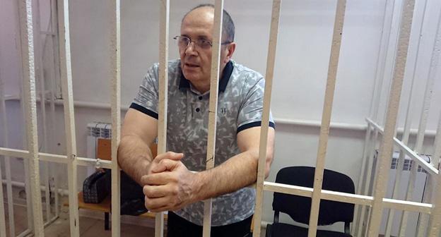 Оюб  Титиев в зале суда. Фото ПЦ "Мемориал"