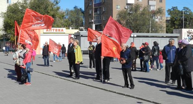 Митинг против отмены троллейбусного маршрута в Кировском районе. Волгоград, 13 октября 2018 года. Фото Татьяны Филимоновой для "Кавказского узла"