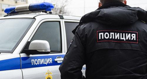 Сотрудник полиции. Фото Елены Синеок, Юга.ру