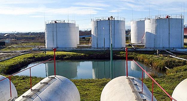 Нефтезавод в селе Берикей. Фото: пресс-служба Народного собрания Республики Дагестан. http://www.nsrd.ru/pub/novosti/deputati_respublikanskogo_parlamenta_izuchili_12_01_2018